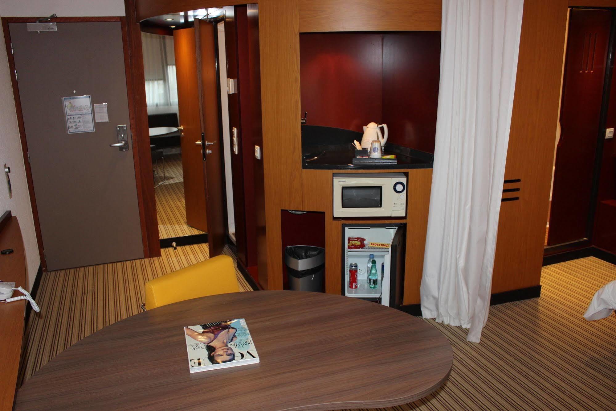 B&B Hotel Calais Terminal Cite Europe 4 Etoiles Кокель Екстер'єр фото